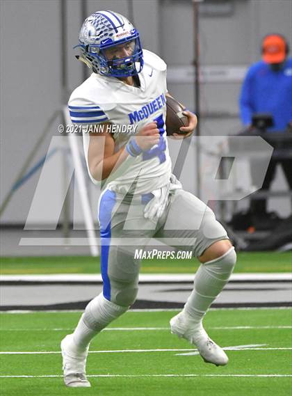 Thumbnail 3 in McQueen vs. Bishop Gorman (5A State Championship) photogallery.