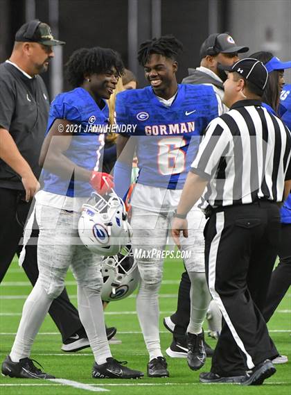 Thumbnail 2 in McQueen vs. Bishop Gorman (5A State Championship) photogallery.