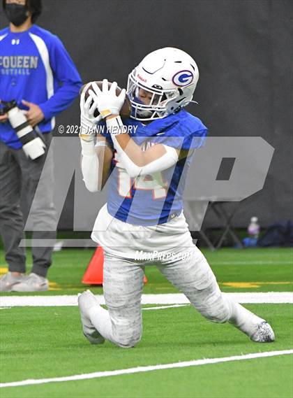 Thumbnail 3 in McQueen vs. Bishop Gorman (5A State Championship) photogallery.