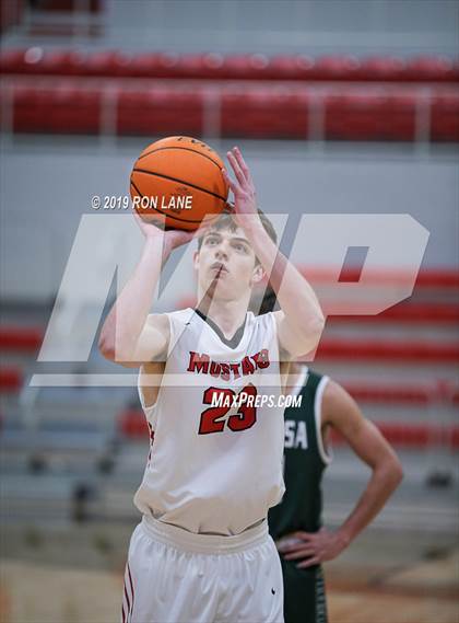 Thumbnail 3 in Mustang vs Catoosa photogallery.