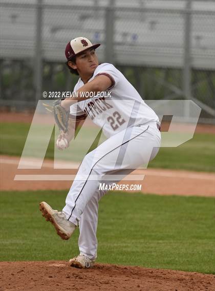 Thumbnail 1 in Saint Ignatius College Prep vs. De La Salle photogallery.