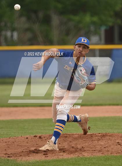 Thumbnail 3 in Saint Ignatius College Prep vs. De La Salle photogallery.