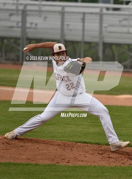 Thumbnail 2 in Saint Ignatius College Prep vs. De La Salle photogallery.