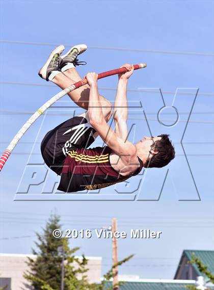 Thumbnail 2 in Sumner vs Enumclaw photogallery.