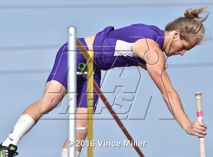 Thumbnail 3 in Sumner vs Enumclaw photogallery.