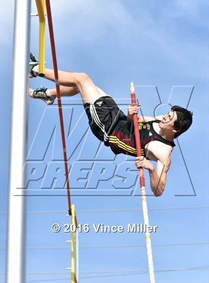 Thumbnail 2 in Sumner vs Enumclaw photogallery.