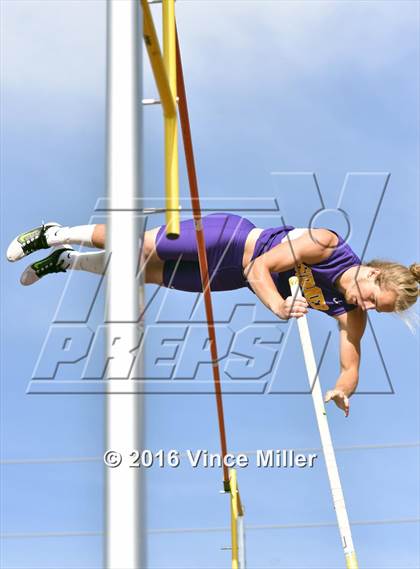 Thumbnail 3 in Sumner vs Enumclaw photogallery.