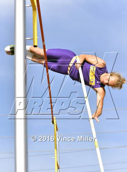 Thumbnail 2 in Sumner vs Enumclaw photogallery.