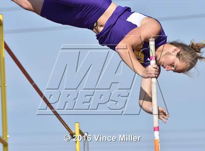 Thumbnail 2 in Sumner vs Enumclaw photogallery.