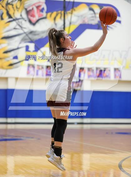 Thumbnail 1 in Martin's Mill vs Leon (UIL 2A Bi-District) photogallery.