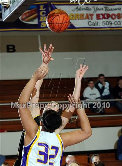 Thumbnail 1 in Solanco @ Lancaster Catholic photogallery.