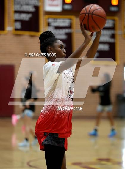 Thumbnail 3 in Mica Mountain vs Tucson High Magnet School (Salpointe Cactus Clash) photogallery.