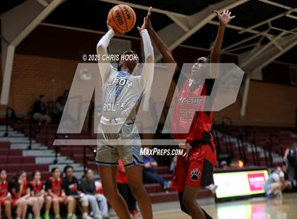 Thumbnail 2 in Mica Mountain vs Tucson High Magnet School (Salpointe Cactus Clash) photogallery.