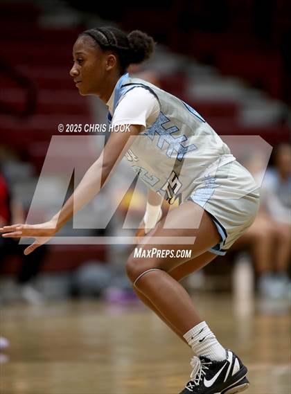 Thumbnail 2 in Mica Mountain vs Tucson High Magnet School (Salpointe Cactus Clash) photogallery.