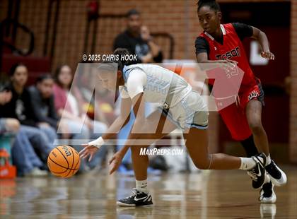 Thumbnail 2 in Mica Mountain vs Tucson High Magnet School (Salpointe Cactus Clash) photogallery.