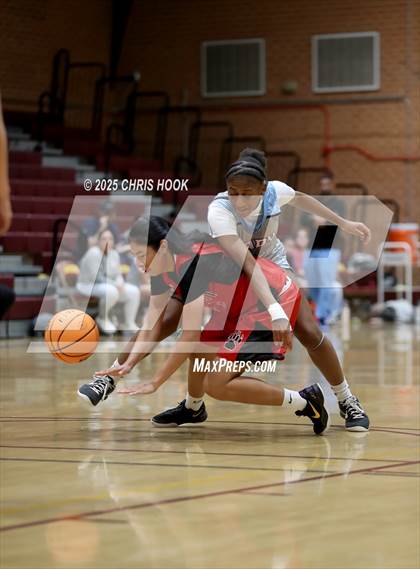 Thumbnail 3 in Mica Mountain vs Tucson High Magnet School (Salpointe Cactus Clash) photogallery.