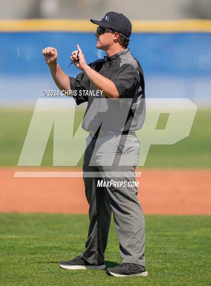 Thumbnail 2 in Quartz Hill vs. La Salle (Bob Everett Classic) photogallery.