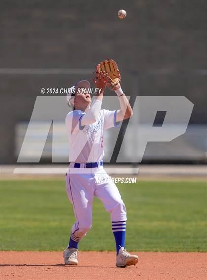 Thumbnail 1 in Quartz Hill vs. La Salle (Bob Everett Classic) photogallery.