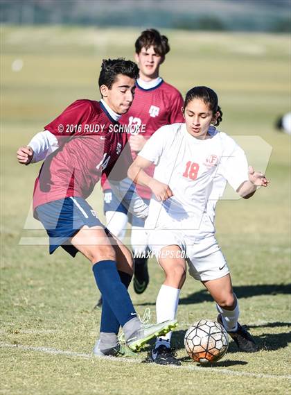 Thumbnail 1 in Fallbrook vs. St. Margaret's (Southern California High School Classic) photogallery.