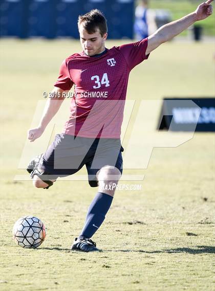 Thumbnail 3 in Fallbrook vs. St. Margaret's (Southern California High School Classic) photogallery.