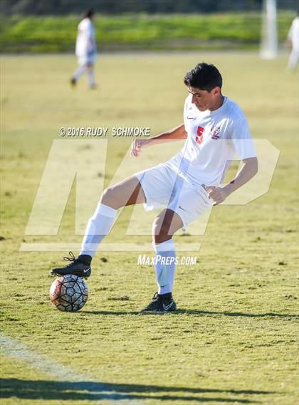 Thumbnail 2 in Fallbrook vs. St. Margaret's (Southern California High School Classic) photogallery.