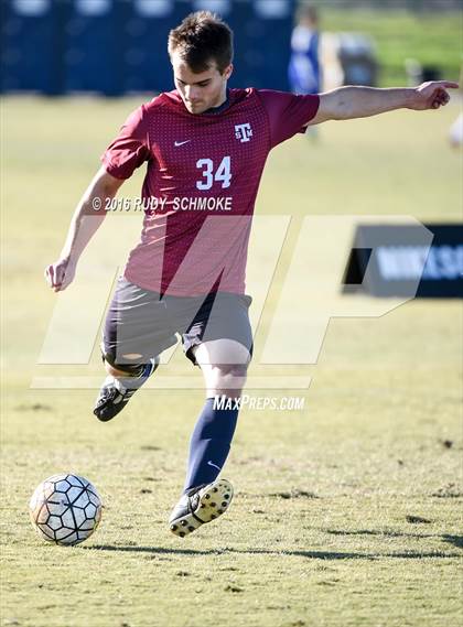 Thumbnail 2 in Fallbrook vs. St. Margaret's (Southern California High School Classic) photogallery.