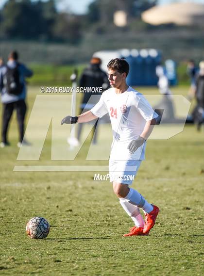 Thumbnail 2 in Fallbrook vs. St. Margaret's (Southern California High School Classic) photogallery.