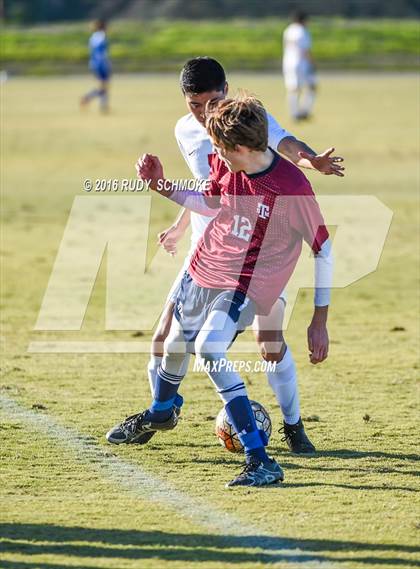Thumbnail 1 in Fallbrook vs. St. Margaret's (Southern California High School Classic) photogallery.