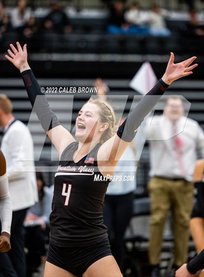 Thumbnail 2 in Mountain View vs. Timpview (UHSAA 5A Championship) photogallery.