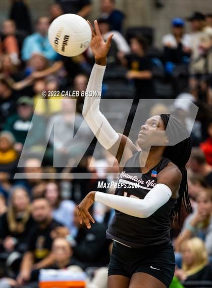 Thumbnail 2 in Mountain View vs. Timpview (UHSAA 5A Championship) photogallery.