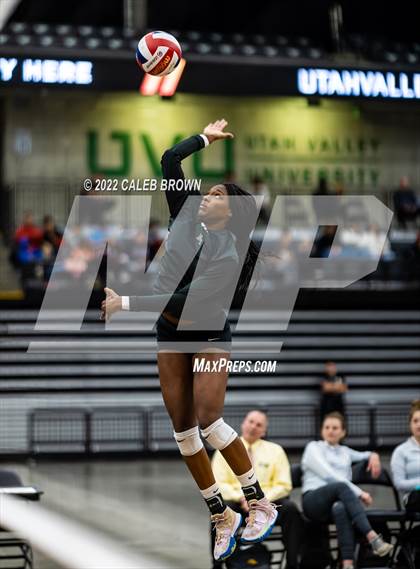 Thumbnail 3 in Mountain View vs. Timpview (UHSAA 5A Championship) photogallery.