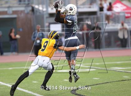 Thumbnail 1 in Del Oro vs. Helix (2014 Honor Bowl - SoCal) photogallery.