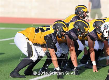 Thumbnail 1 in Del Oro vs. Helix (2014 Honor Bowl - SoCal) photogallery.