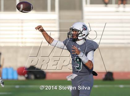 Thumbnail 2 in Del Oro vs. Helix (2014 Honor Bowl - SoCal) photogallery.