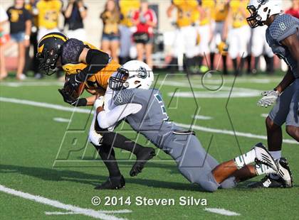 Thumbnail 1 in Del Oro vs. Helix (2014 Honor Bowl - SoCal) photogallery.