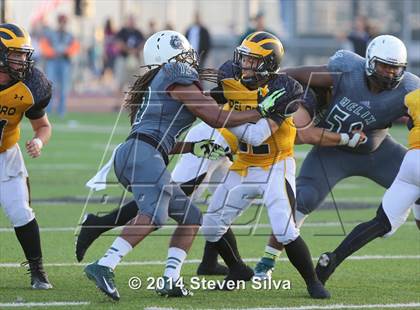 Thumbnail 2 in Del Oro vs. Helix (2014 Honor Bowl - SoCal) photogallery.