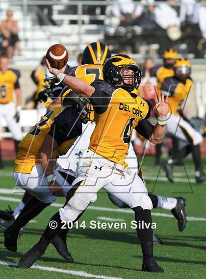 Thumbnail 1 in Del Oro vs. Helix (2014 Honor Bowl - SoCal) photogallery.