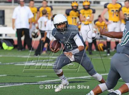 Thumbnail 2 in Del Oro vs. Helix (2014 Honor Bowl - SoCal) photogallery.