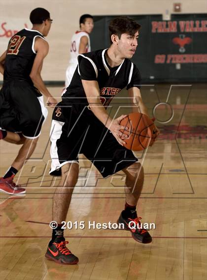 Thumbnail 2 in El Dorado vs. Palos Verdes (MaxPreps Holiday Classic) photogallery.