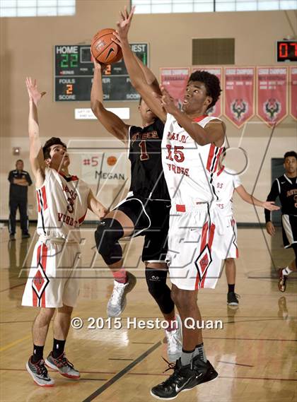 Thumbnail 3 in El Dorado vs. Palos Verdes (MaxPreps Holiday Classic) photogallery.