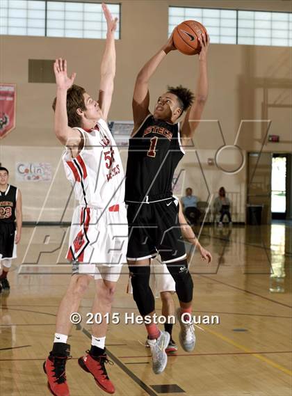 Thumbnail 1 in El Dorado vs. Palos Verdes (MaxPreps Holiday Classic) photogallery.
