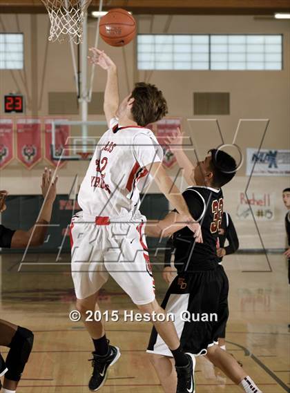 Thumbnail 2 in El Dorado vs. Palos Verdes (MaxPreps Holiday Classic) photogallery.