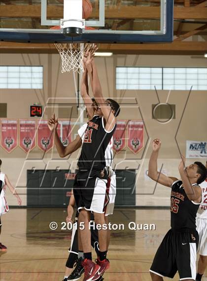 Thumbnail 3 in El Dorado vs. Palos Verdes (MaxPreps Holiday Classic) photogallery.