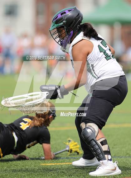 Thumbnail 3 in Lake Shore vs. Honeoye Falls-Lima (NYSPHSAA Class C Regional) photogallery.