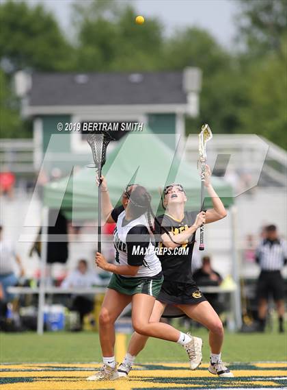 Thumbnail 1 in Lake Shore vs. Honeoye Falls-Lima (NYSPHSAA Class C Regional) photogallery.