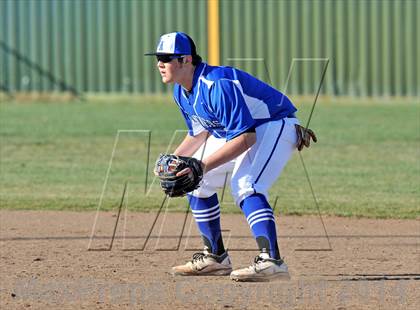 Thumbnail 3 in Van Alstyne vs Paradise (Pottsboro Tournament) photogallery.