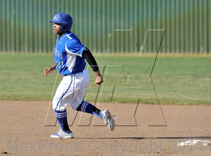 Thumbnail 3 in Van Alstyne vs Paradise (Pottsboro Tournament) photogallery.