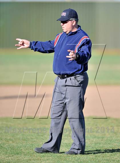Thumbnail 2 in Van Alstyne vs Paradise (Pottsboro Tournament) photogallery.
