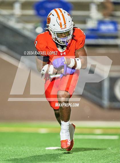 Thumbnail 3 in La Porte vs. Barbers Hill (UIL 5A D1 Football Area) photogallery.