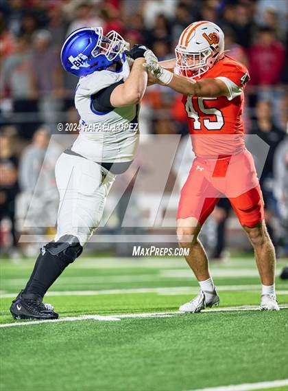 Thumbnail 3 in La Porte vs. Barbers Hill (UIL 5A D1 Football Area) photogallery.